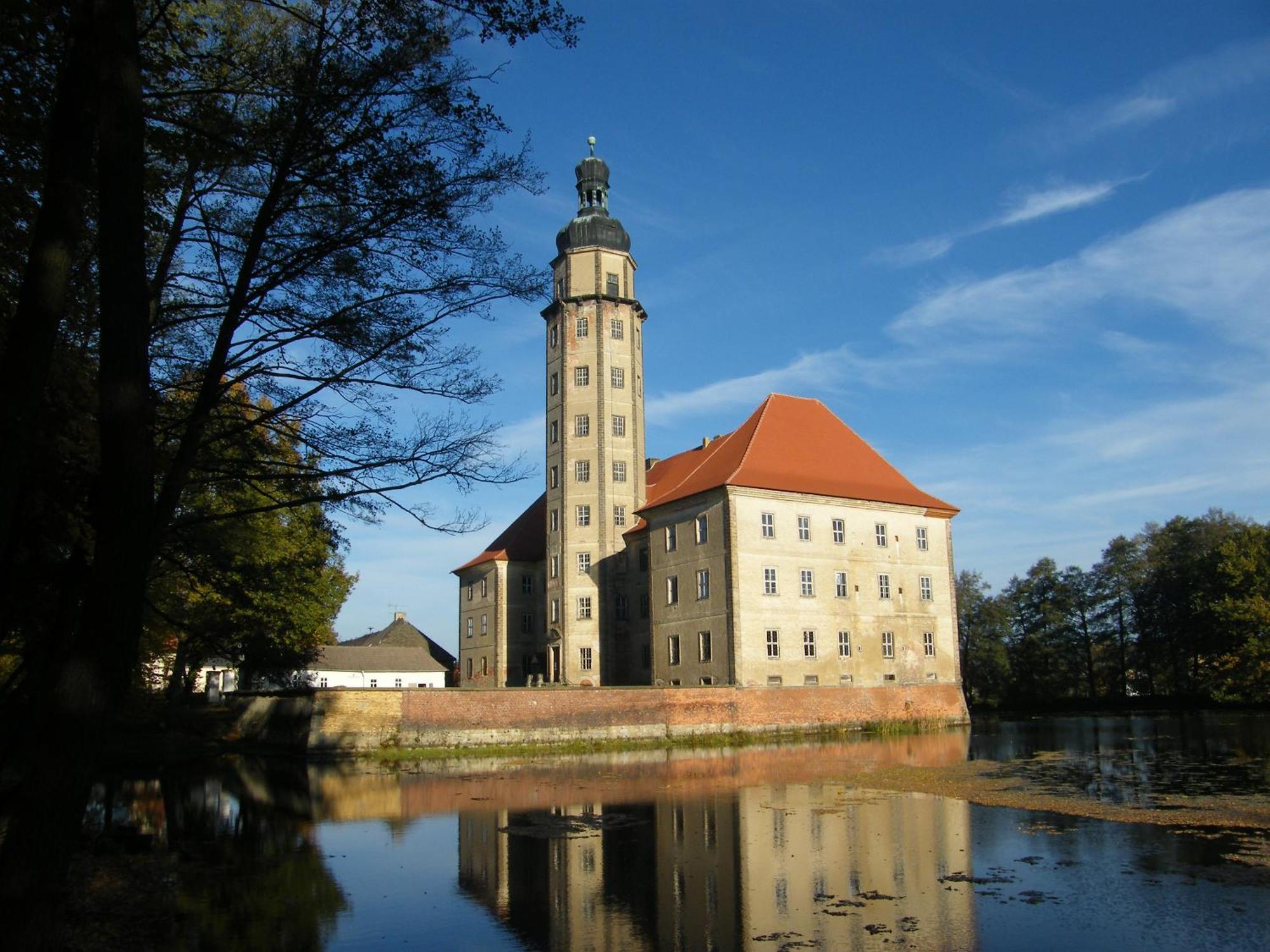 Resort "Schloss Reinharz" Бад-Шмидеберг Экстерьер фото